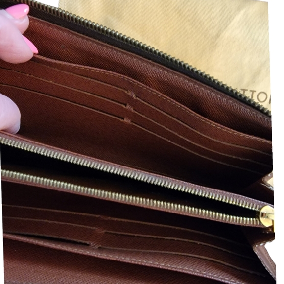 LOUIS VUITTON |  Astrid Long Wallet Clutch Monogram - Picture 10 of 16